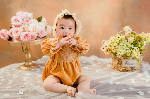 黔西宝宝揉眼睛揉鼻子